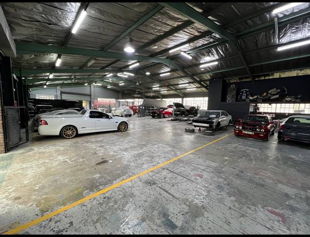 3,057M² WAREHOUSE FOR SALE IN STRIJDOMPARK